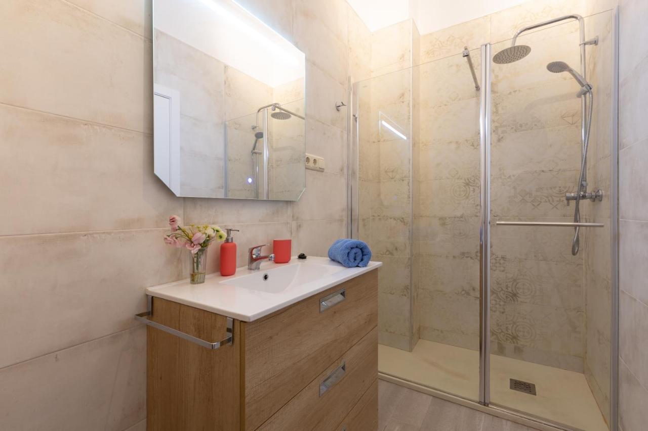 Luminoso Apartamento De Dos Habitaciones Con Vistas A Las Catedral Malaga Luaran gambar